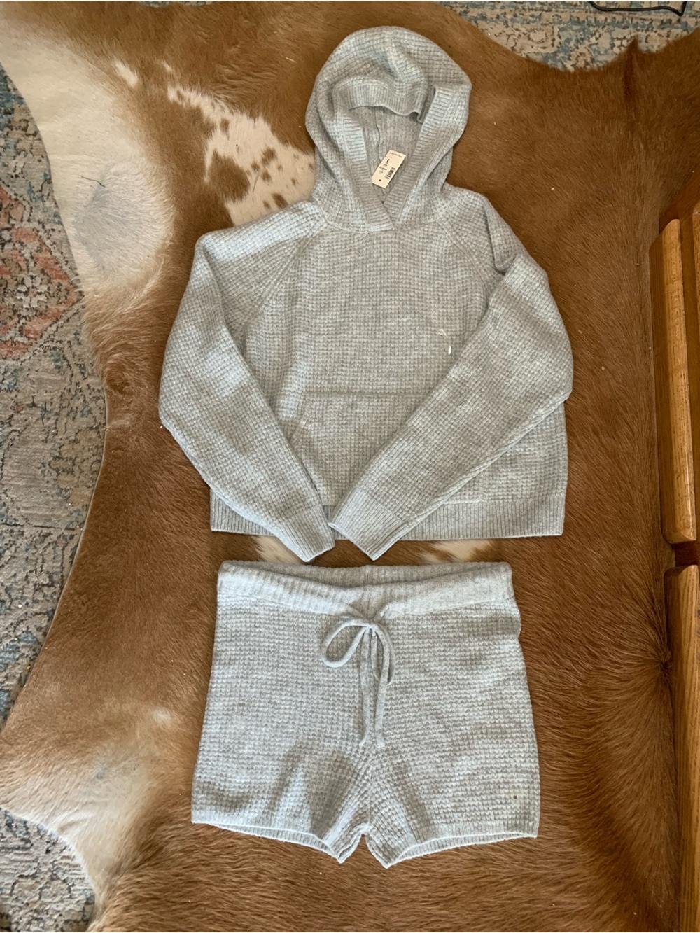 Aeropostale Sweater Knit Hoodie and Shorts. Ski Lodge, Collegecore, See Sizes